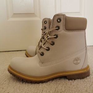 Timberland women's boots size 8 (39)